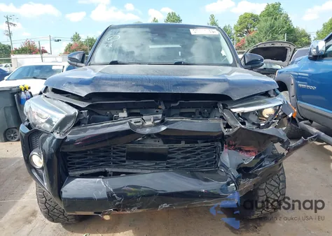 2020 Toyota 4Runner Sr5/Sr5 Premium/Venture/Limited/Night Shade/Trd Off Road/Trd Off Road Premium/Trd Pro z USA, uszkodzony, nr VIN JTEBU5JR7L5752837